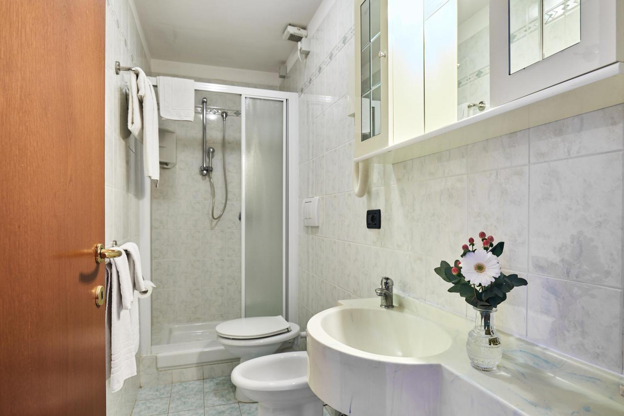 Relais Belvedere Монтекатіні-Валь-ді-Чечина Номер фото